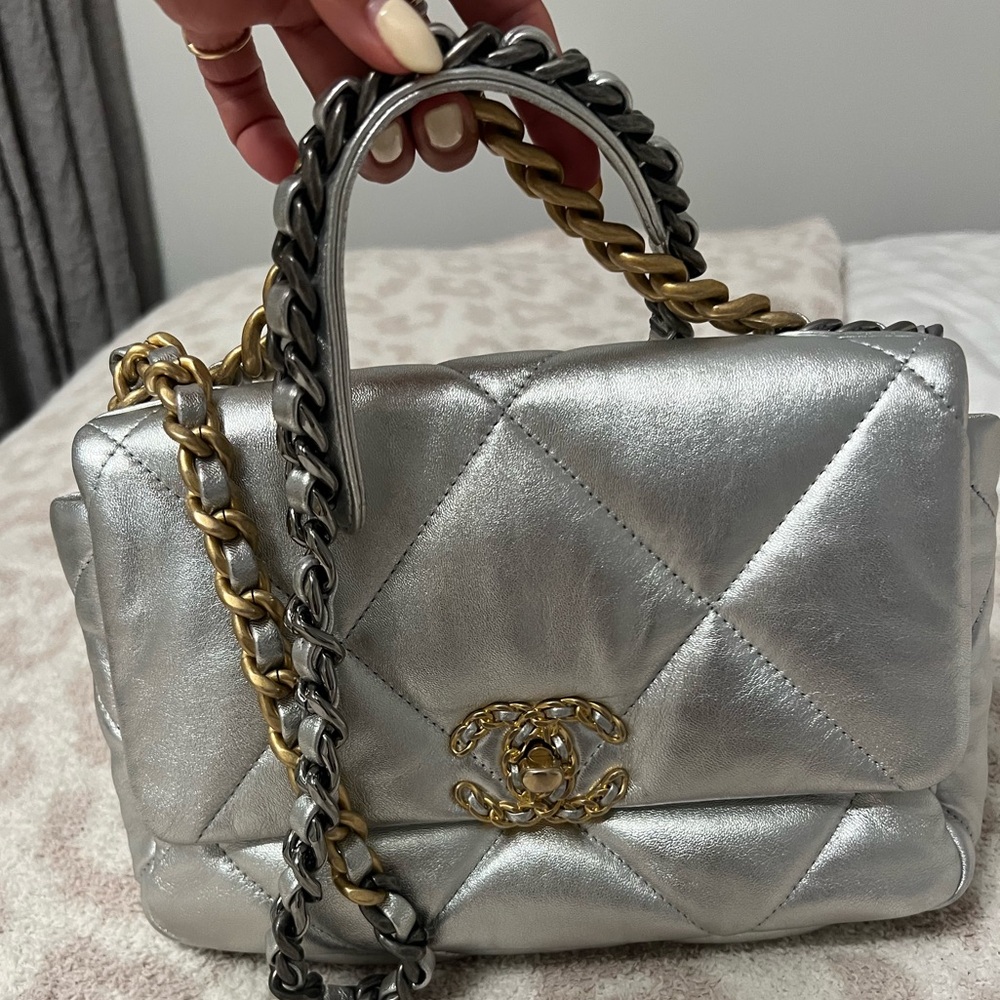 CHANEL 19 SILVER